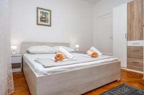 Double bedroom in center